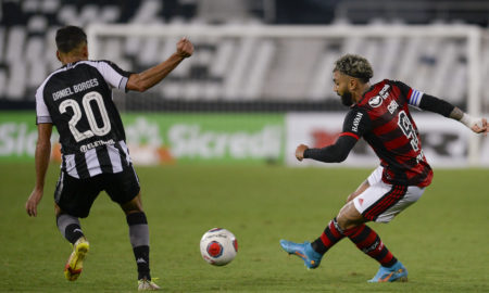 Flamengo e Botafogo se enfrentam pela primeira vez no Mané Garrincha neste domingo