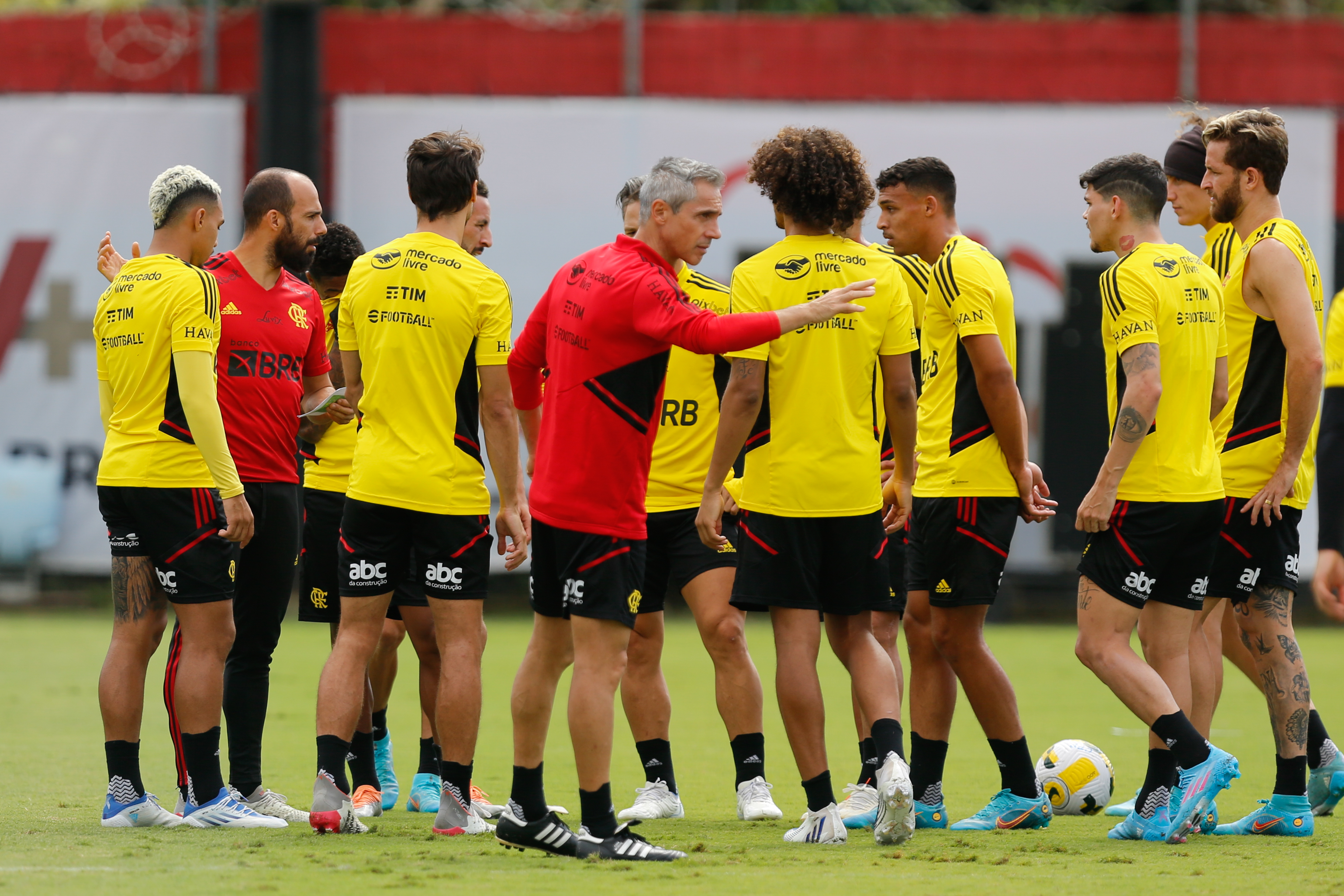 Flamengo encara o Goiás em busca de reabilitação no Campeonato Brasileiro