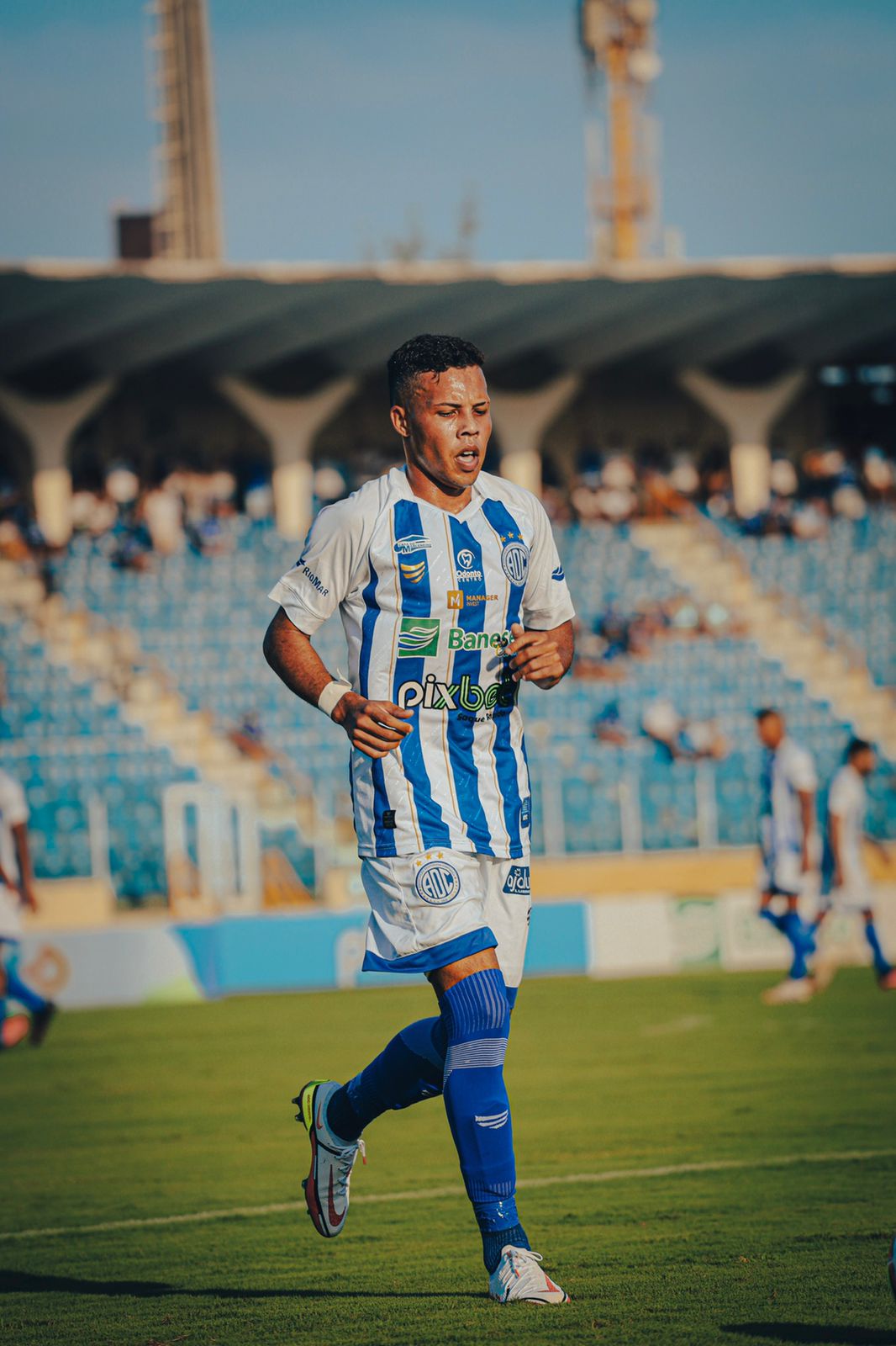 Matheus Souza celebra gol confiança