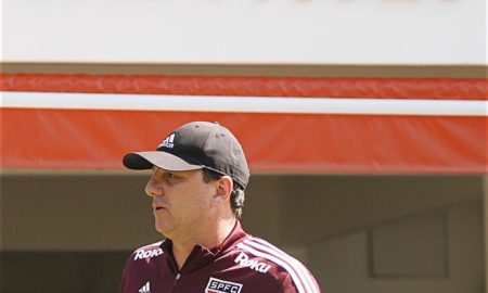 São Paulo finaliza preparação para o Majestoso e atacante vira dúvida; veja provável time