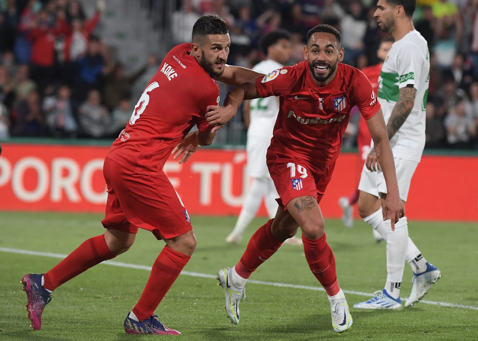 Matheus Cunha comemora gol em vitória do Atlético de Madrid