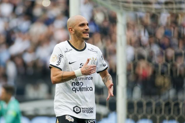 Atuações ENM: Fábio Santos volta a marcar de pênalti, Corinthians vence o Goiás e encosta na liderança; veja as notas