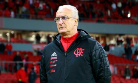 Após reestreia com derrota, Dorival Júnior pede mudança de 'concepção' e 'perfil' ao Flamengo