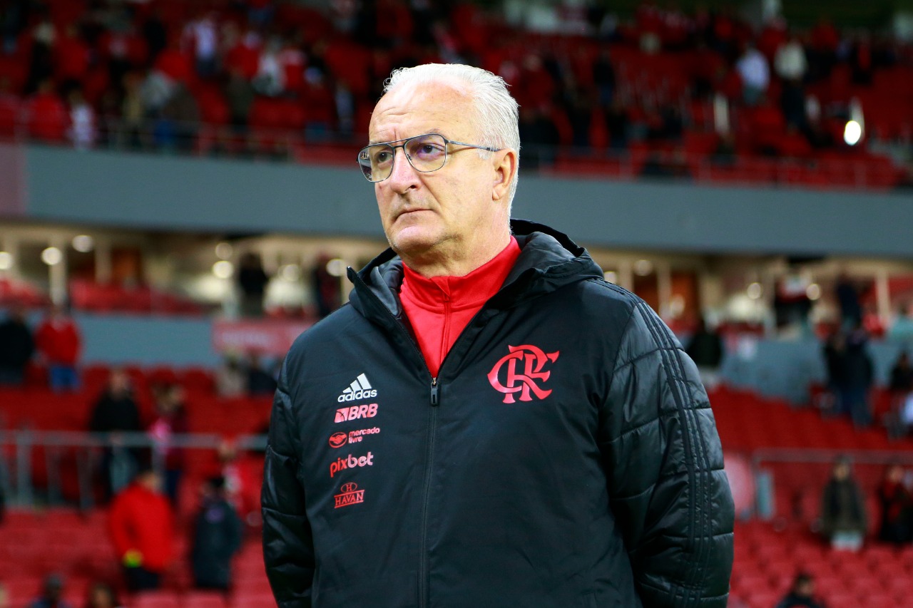 Após reestreia com derrota, Dorival Júnior pede mudança de 'concepção' e 'perfil' ao Flamengo