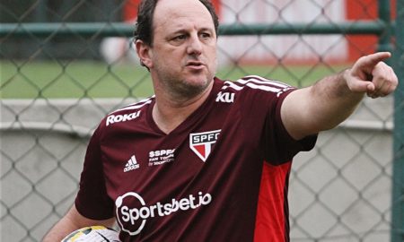 Rogério Ceni conta com novidades na reapresentação do São Paulo no CT da Barra Funda