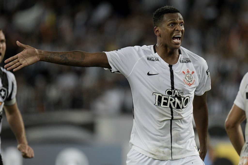 Corinthians e jogador Jô rescindem contrato