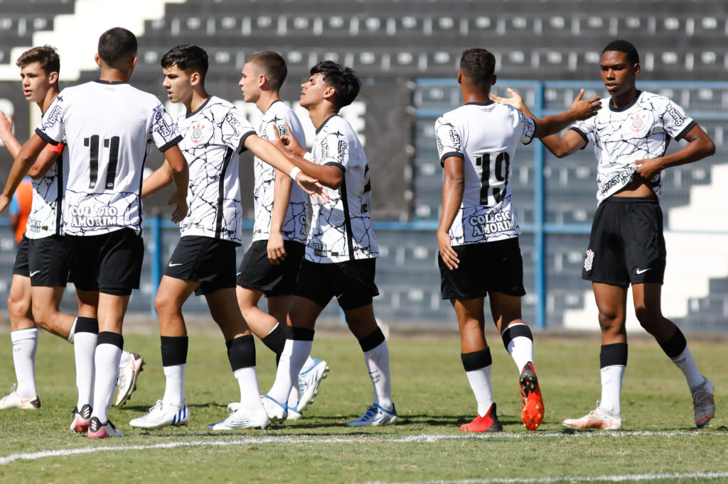 Corinthians Sub-13 e Sub-14 vencem suas partidas pelo Campeonato