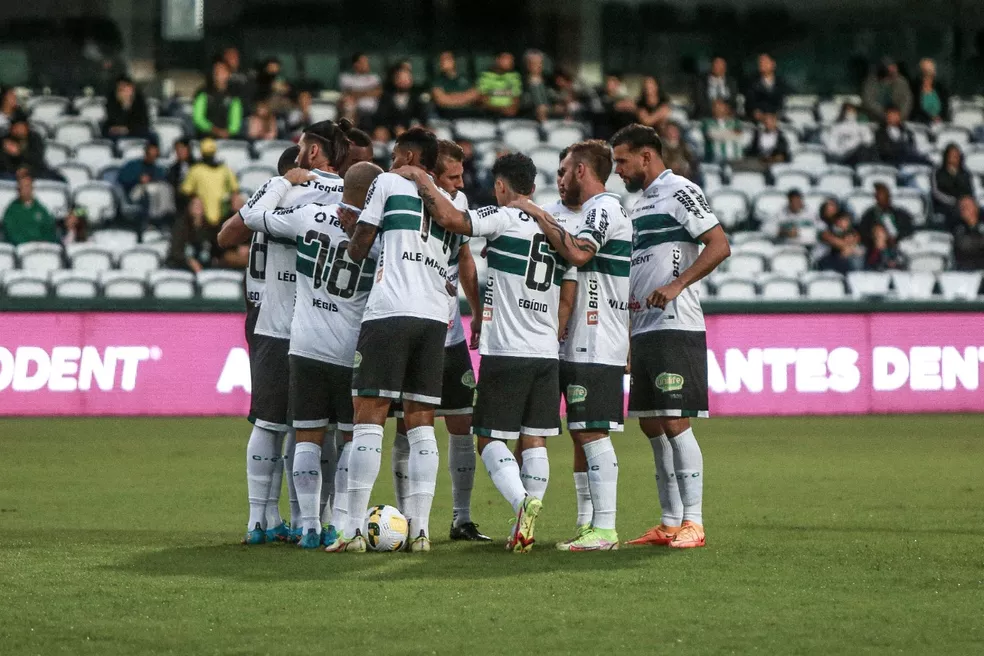 Em jogo movimentado, Sport fica no empate com o Coritiba em