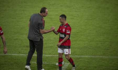 Hoje no São Paulo, Michael e Rogério Ceni se cumprimentando em partida do Flamengo contra o Volta Redonda pelo Campeonato Carioca - Alexandre Vidal