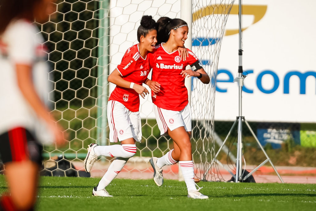 BRASILEIRO FEMININO SUB-20: Internacional segura empate com o São Paulo e é  campeão!