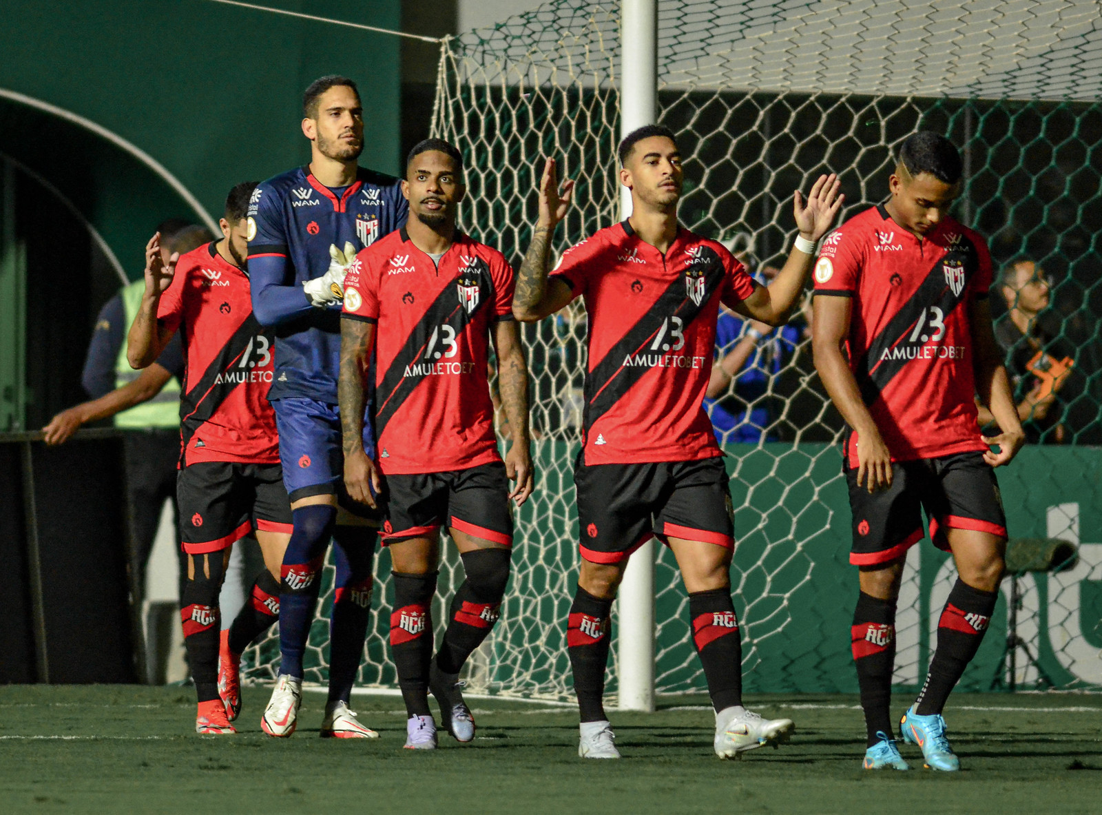 Depois de vitória contra rival, Atlético-GO quebra tabu e volta a vencer Goiás em competições nacionais após 5 anos