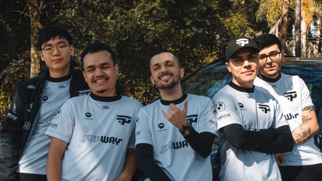 Quem vence entre paiN x LOUD e KBM x RED?