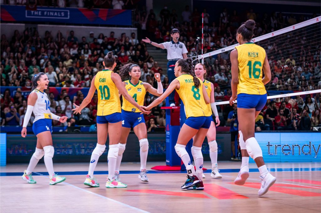 Zé Roberto define as 14 jogadoras da 1ª semana da VNL