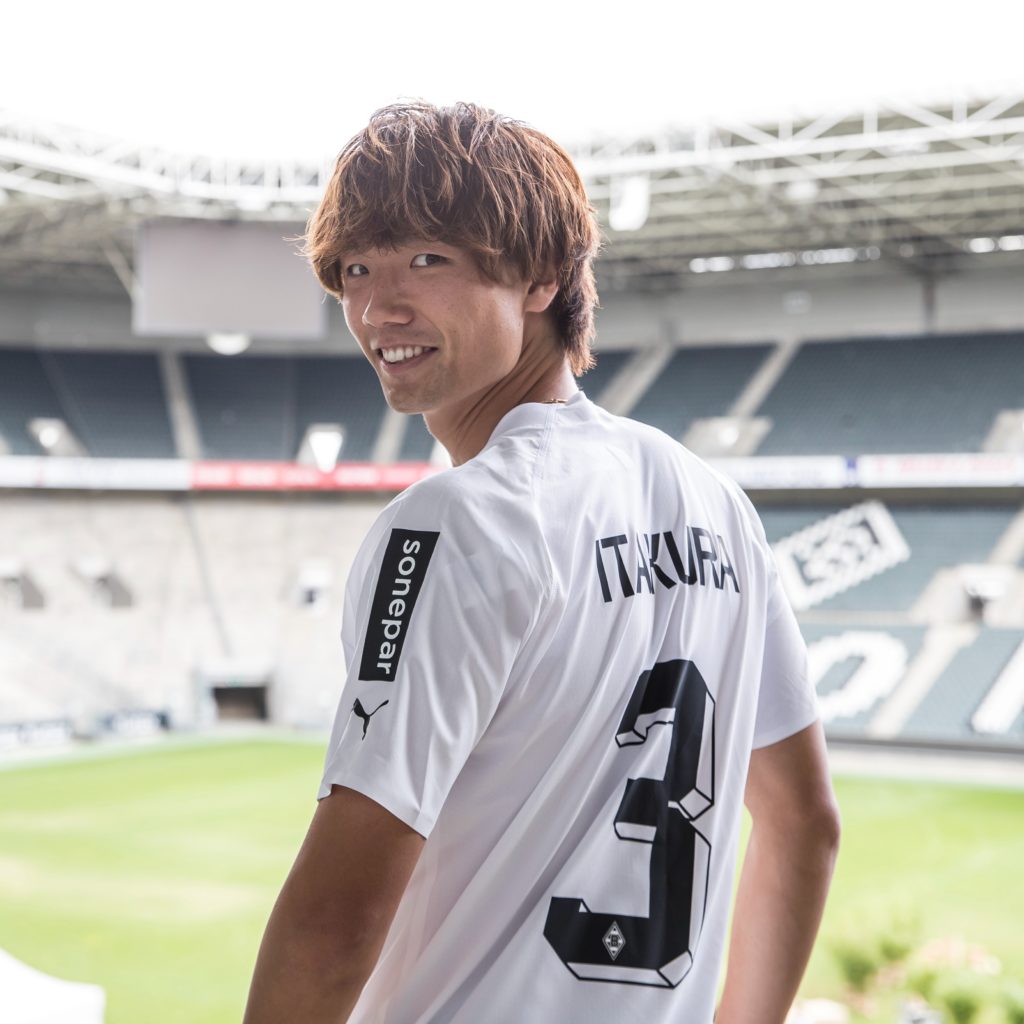 Borussia Mönchengladbach anuncia a contratação de Ko Itakura, japonês assina contrato até 2026 com os potros