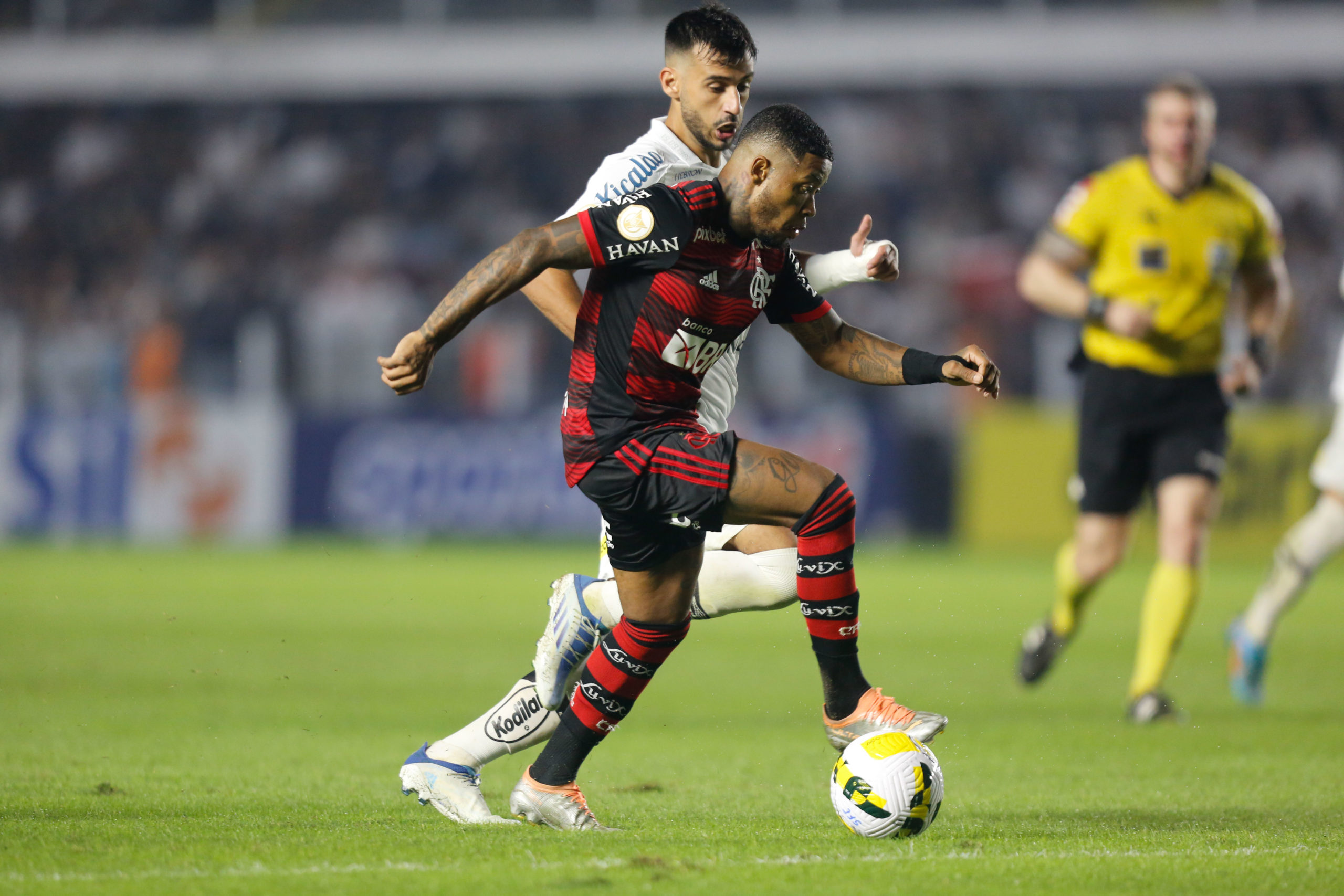 Marinho comemora oportunidades no Flamengo, mas reconhece: 'Sei que preciso mostrar mais'