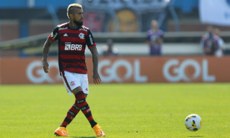 Vidal celebra estreia com vitória no Flamengo: ‘Dia muito especial’