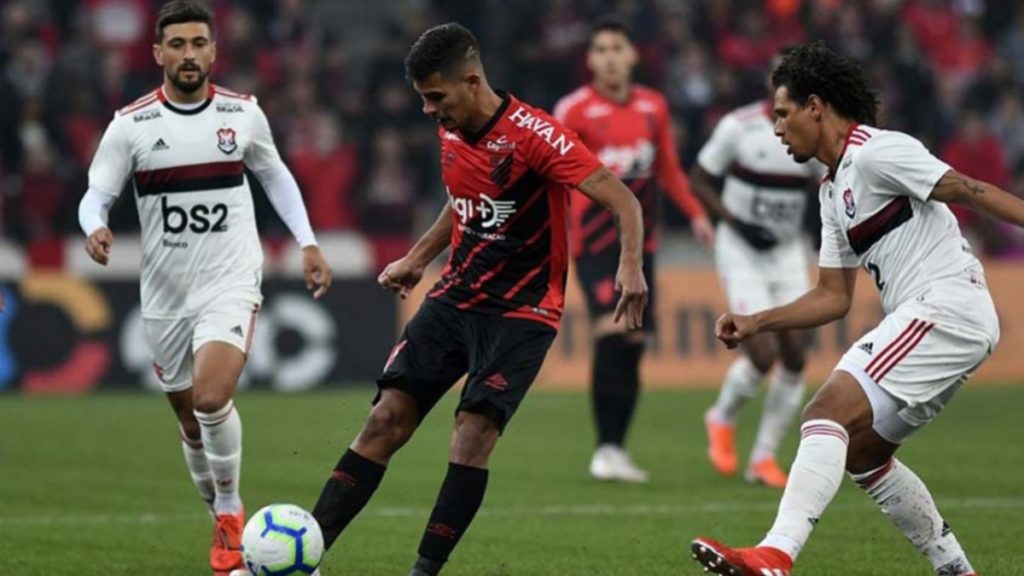 Flamengo on X: Fim de jogo no Maracanã. O Flamengo empata em 0 a 0 com o  Athletico-PR, no jogo de ida das quartas de final da Copa do Brasil. #CRF  #VamosFlamengo