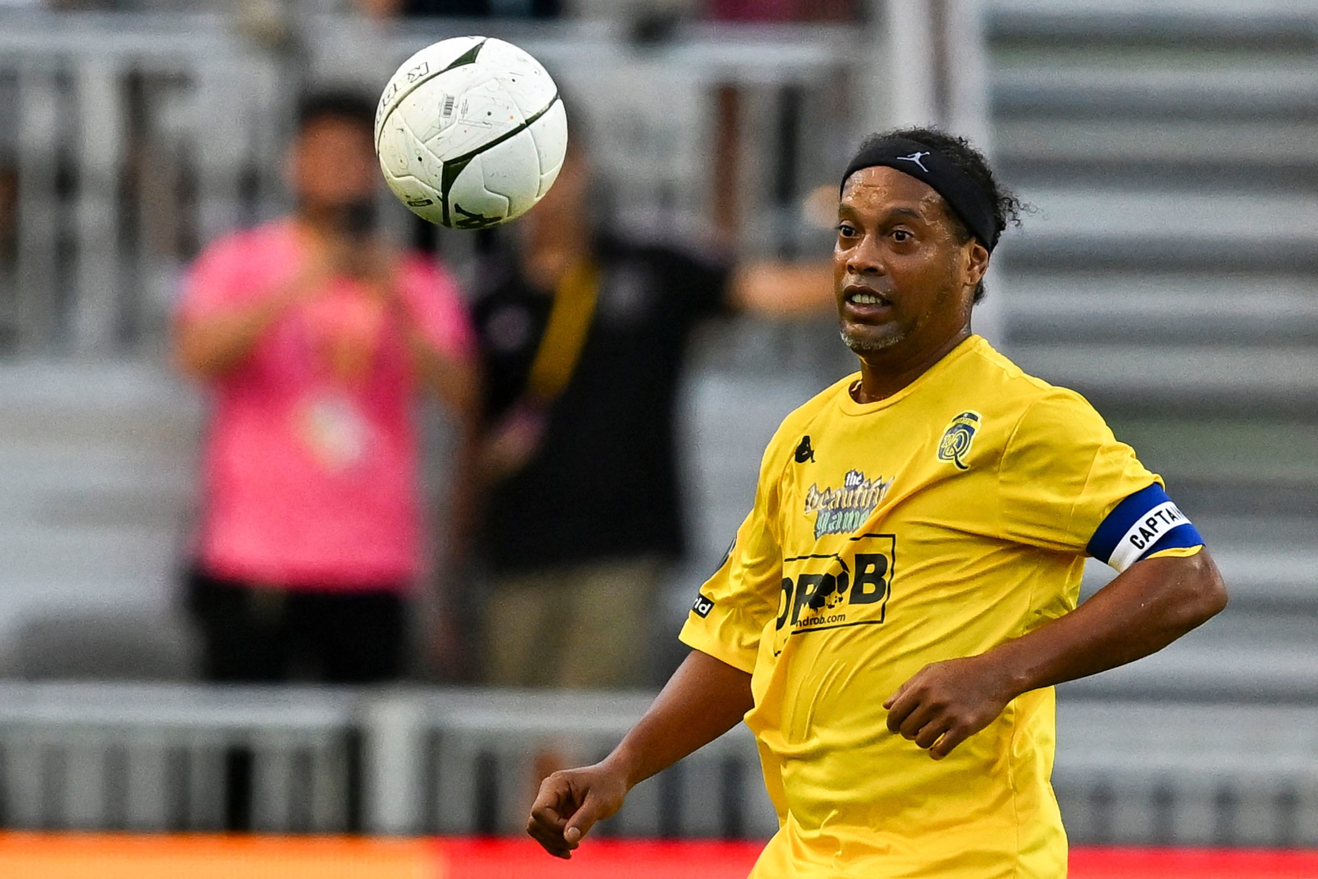 Ronaldinho Gaúcho em amistoso. (Foto: CHANDAN KHANNA/AFP via Getty Images)