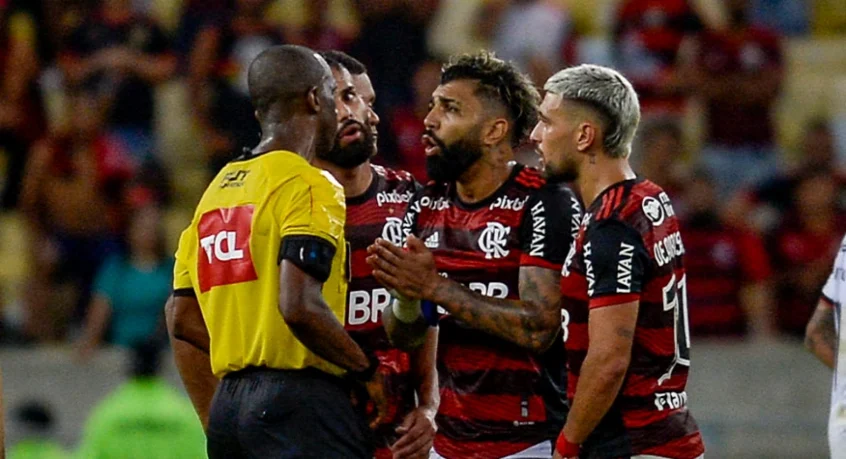 FLAMENGO NA FINAL! ANDRÉ COMENTA CLASSIFICAÇÃO DO FLA E RECLAMAÇÃO