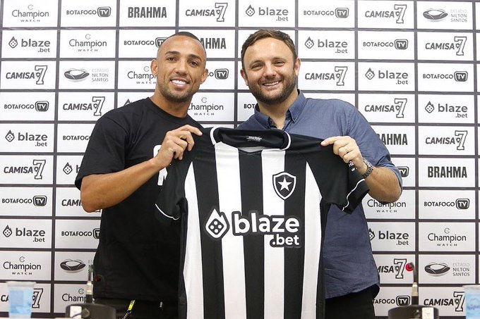 Em 'Acesso Total', diretor do Botafogo revela procura por treinadores  renomados no início da temporada, Botafogo