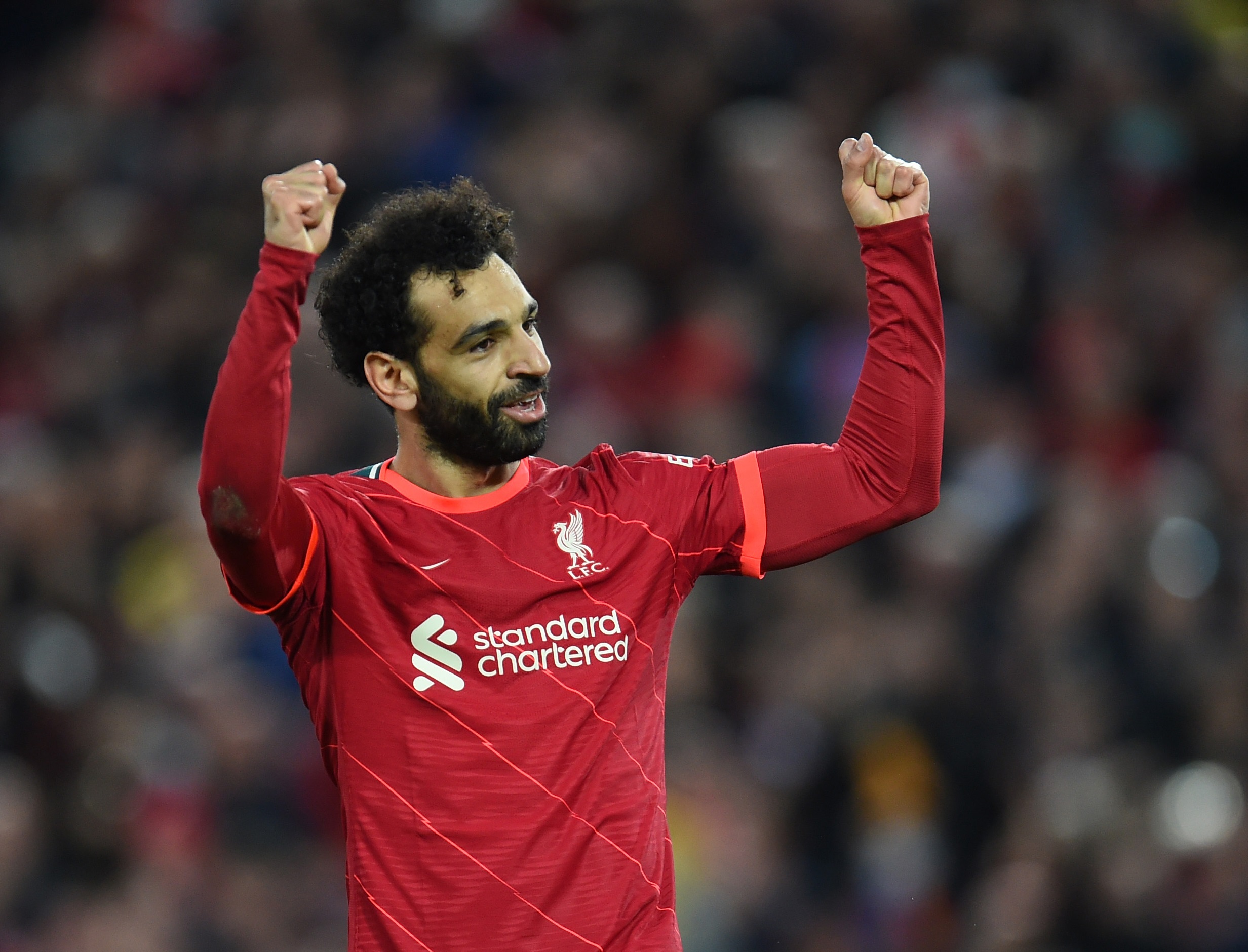 Salah põe fim às especulações e renova contrato com o Liverpool