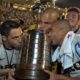 Jogadores do Corinthians comemoram a conquista de título inédito