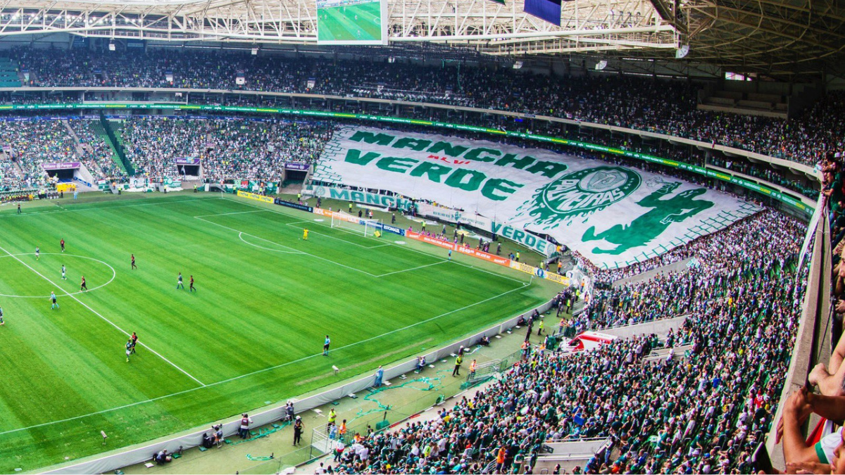 Torcida do Palmeiras prepara mosaico para jogo diante do Deportivo Pereira  - Lance!