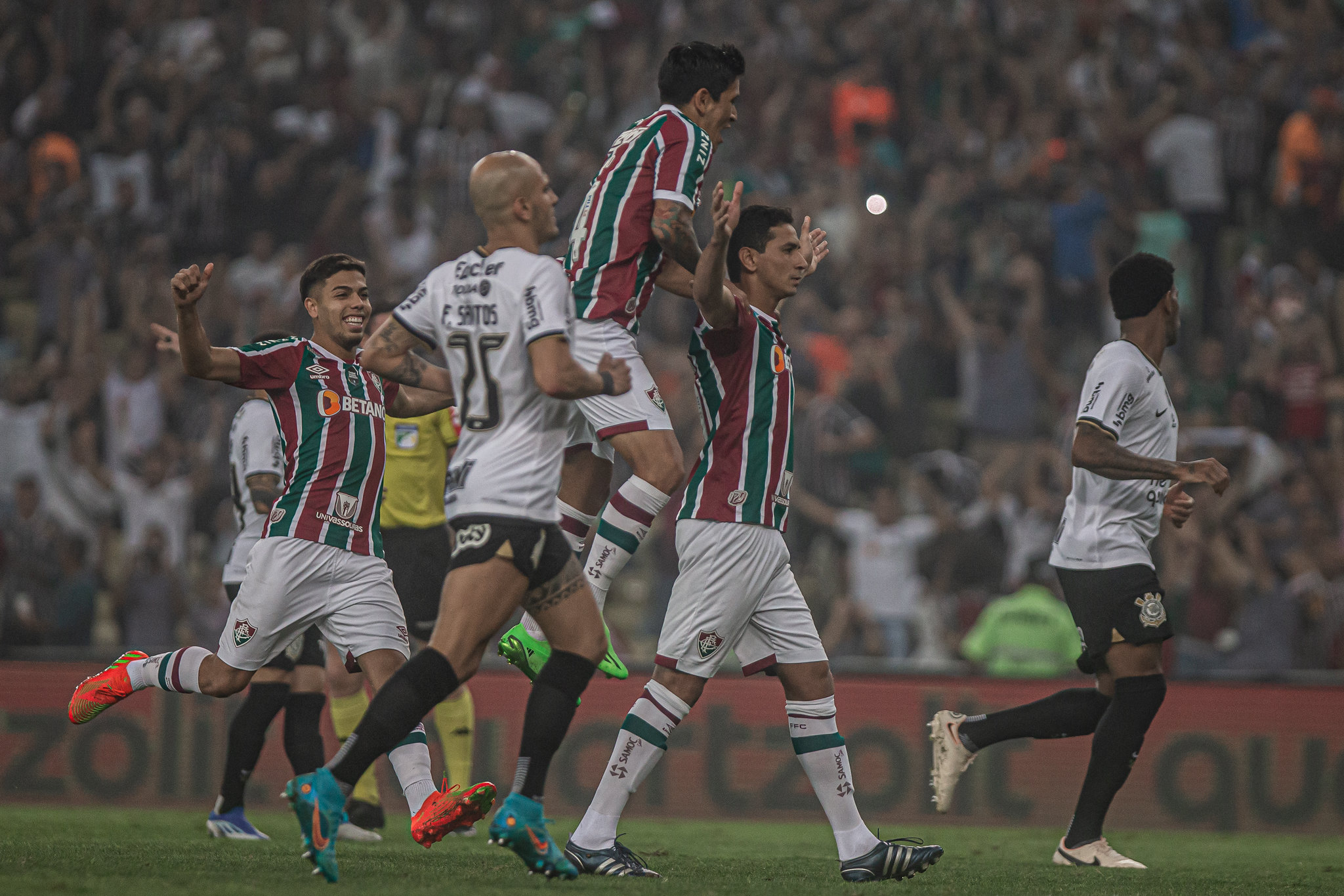 Corinthians busca empate com o Fluminense no Maracanã - Esportes