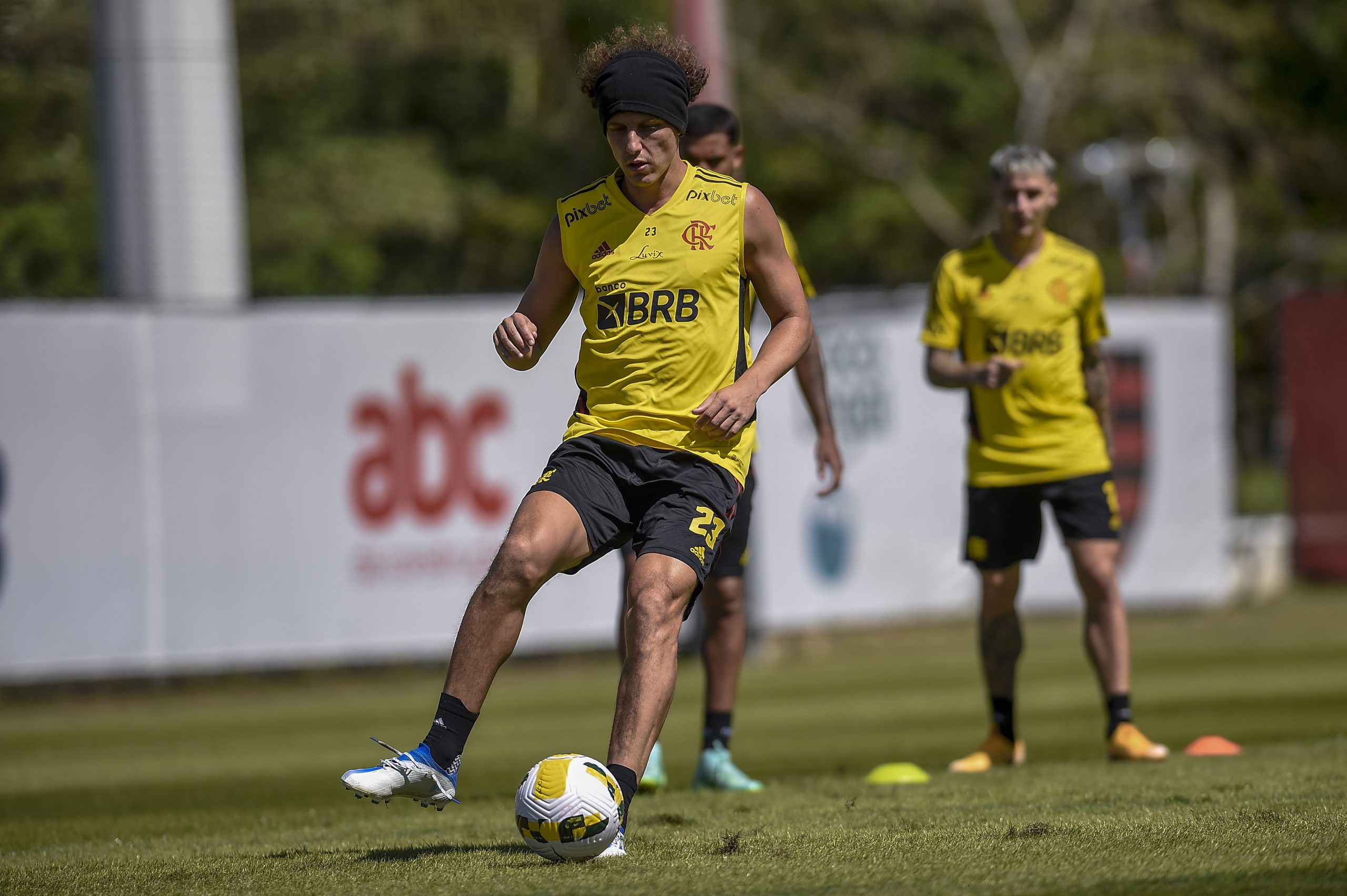 Com David Luiz, Flamengo divulga lista de relacionados para encarar o Vélez