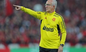 Dorival rasga elogios a Rodinei e destaca solidez da defesa do Flamengo: 'Fator importante'