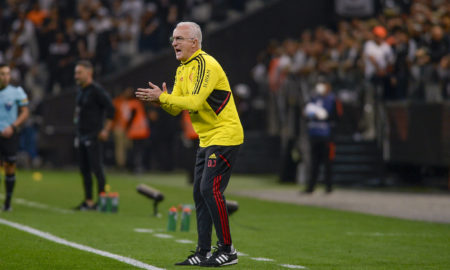 Dorival elogia time do Flamengo por vitória sobre o Corinthians, mas pede cuidado com jogo de volta: ‘Ainda tem 90 minutos’