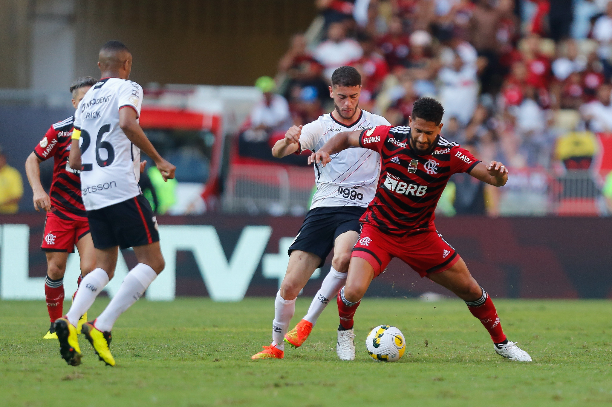 Análise: Em duelo de reservas, Flamengo volta a mostrar força do elenco e bate o Athletico