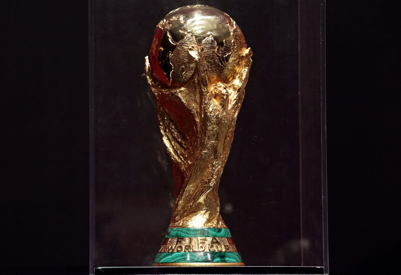 Taça da Copa do Mundo FIFA - Photo by YASSER AL-ZAYYAT/AFP via Getty Images