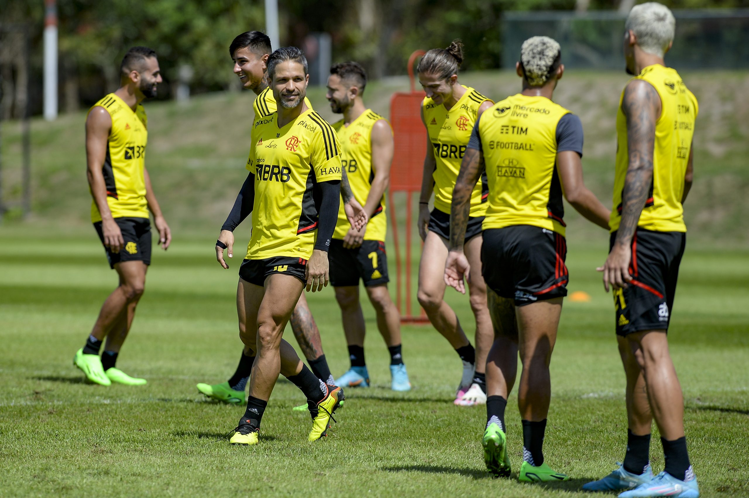 Flamengo divulga lista de relacionados para enfrentar o Botafogo