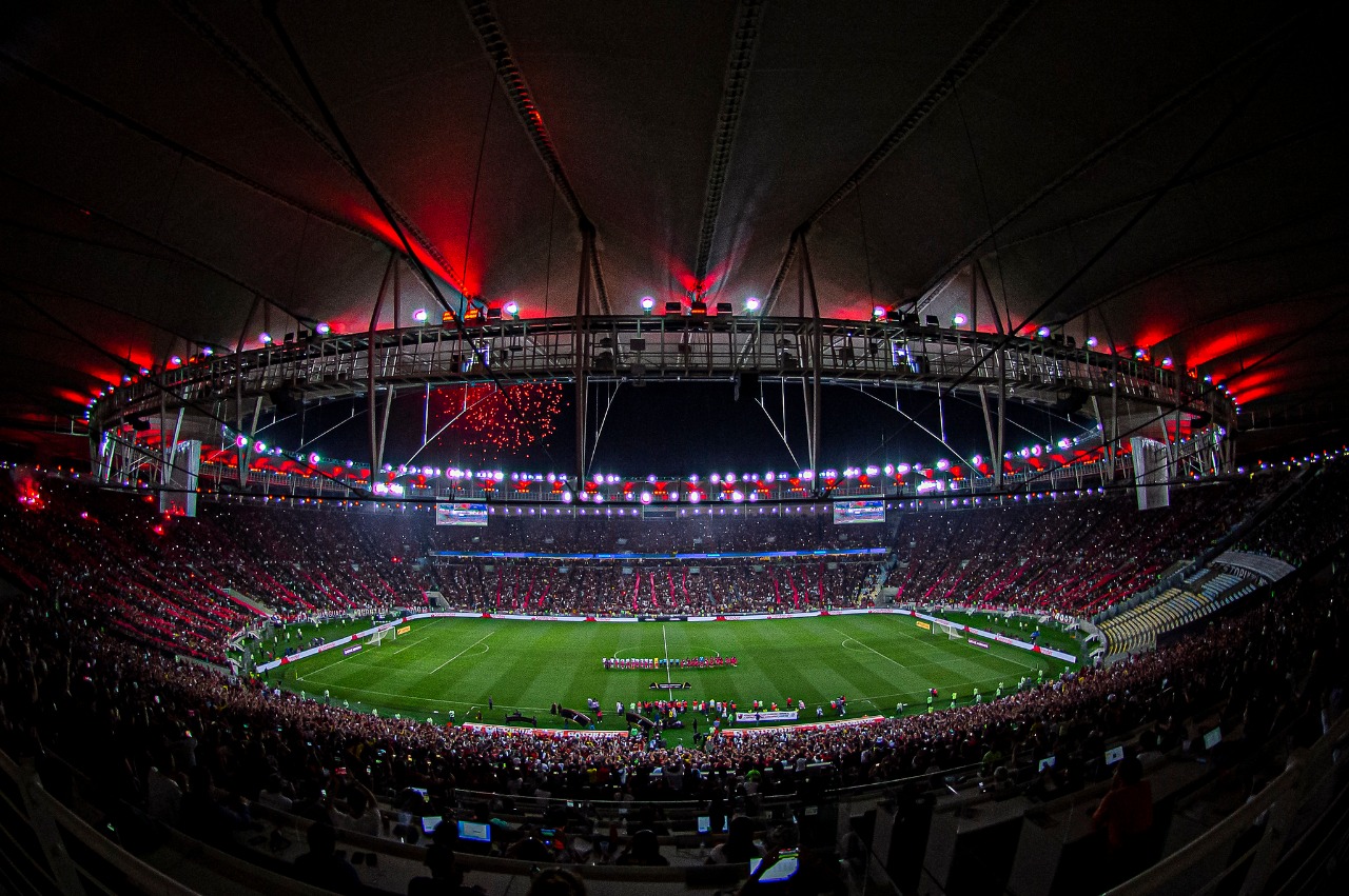 Torcida do Flamengo esgota ingressos para semifinal da Libertadores contra o Vélez, no Maracanã