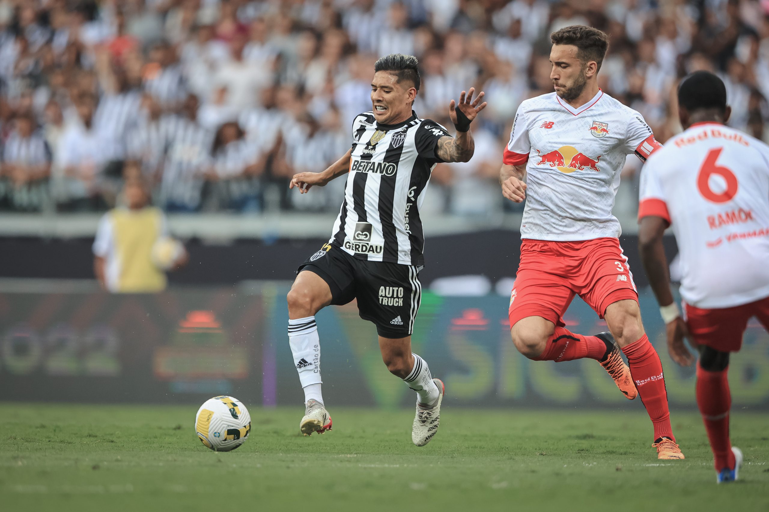 Atlético v Bragantino