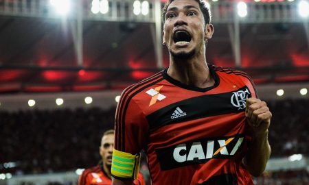 Ex-Flamengo, Hernane Brocador opina sobre finais da Copa do Brasil e Libertadores: ‘Bem forte para esses dois títulos’