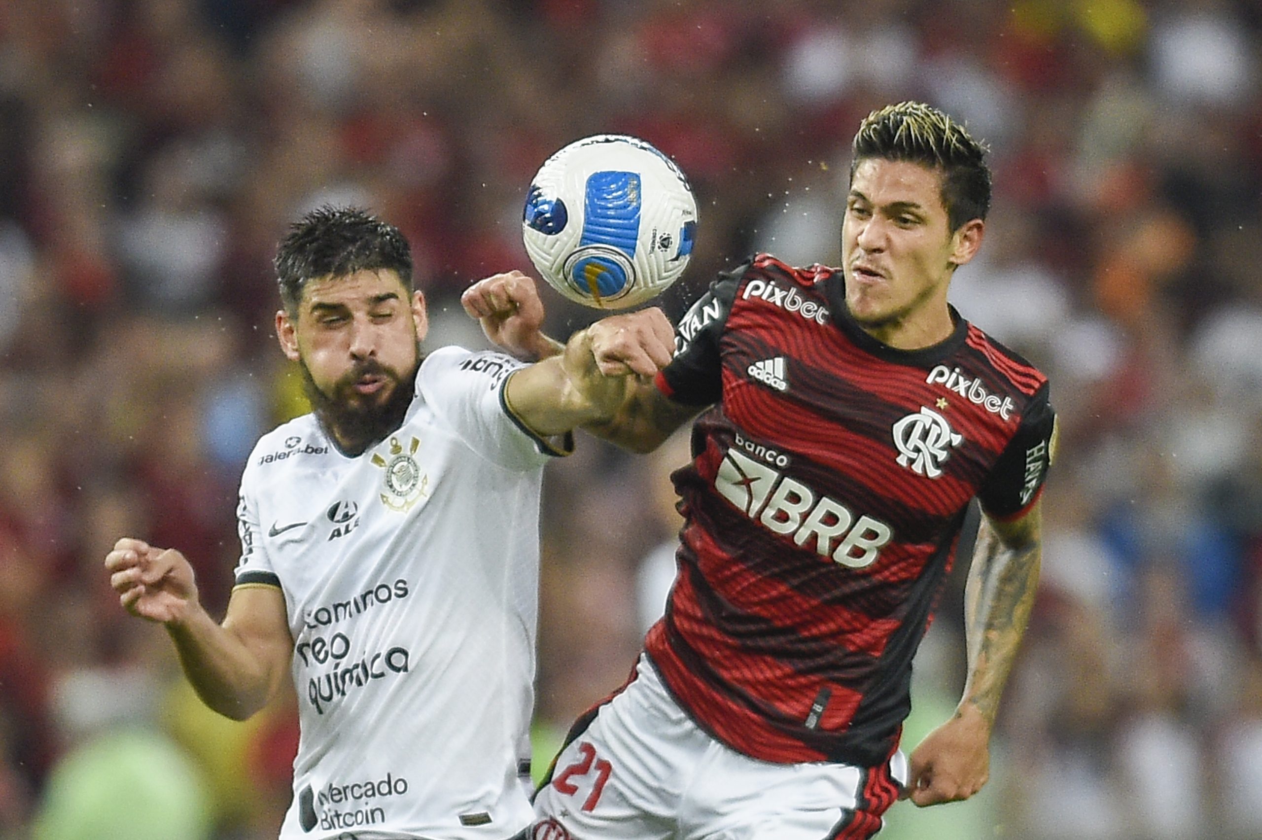 Rivais do Flamengo nas finais, Athletico e Corinthians já foram eliminados pelo time carioca em fases anteriores das copas