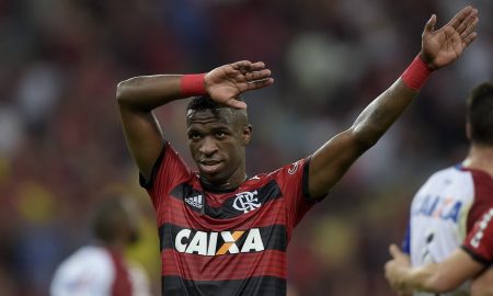 Flamengo presta apoio nas redes sociais a Vinícius Júnior, alvo de racismo e ameaças