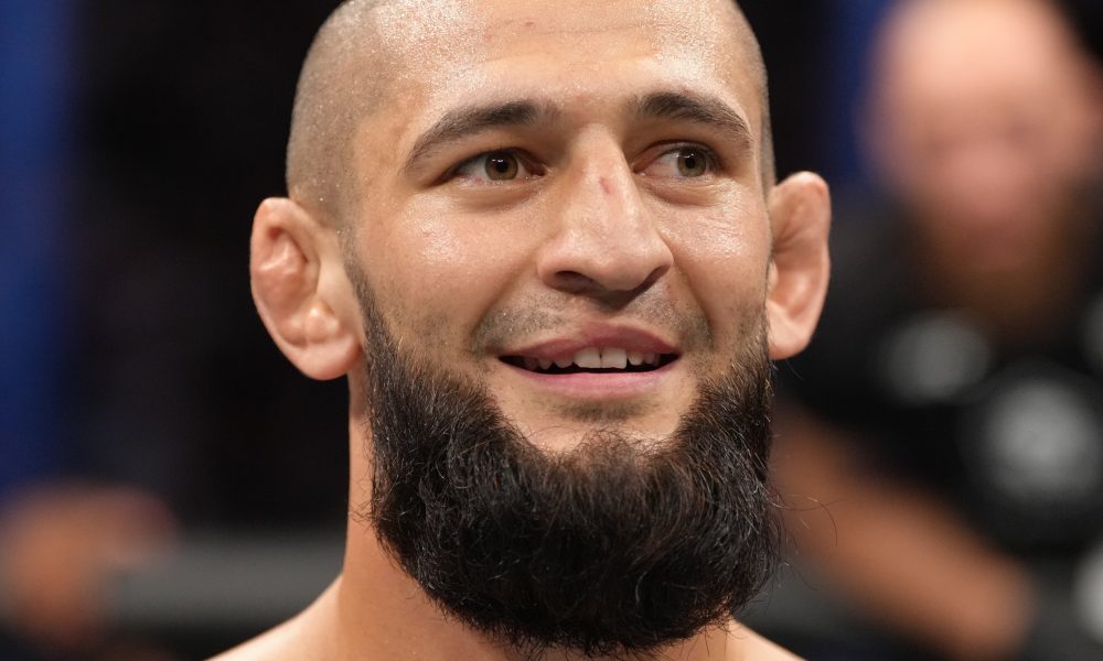 Khabib responde 'desafios' e afirma: 'Só volto em novembro'; veja