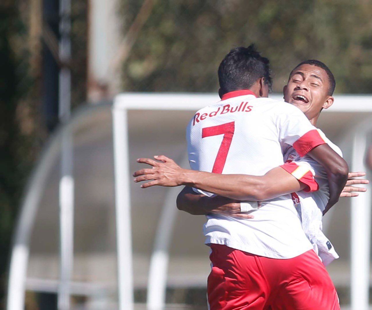 Jogadores comemoram gol pelo Massa Bruta. Foto: Fernando Roberto/Red Bull Bragantino