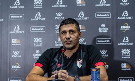 Eduardo Souza diz para Atlético-GO não se abalar com derrota e comenta lance de Renan no segundo gol do São Paulo: “Faz parte”