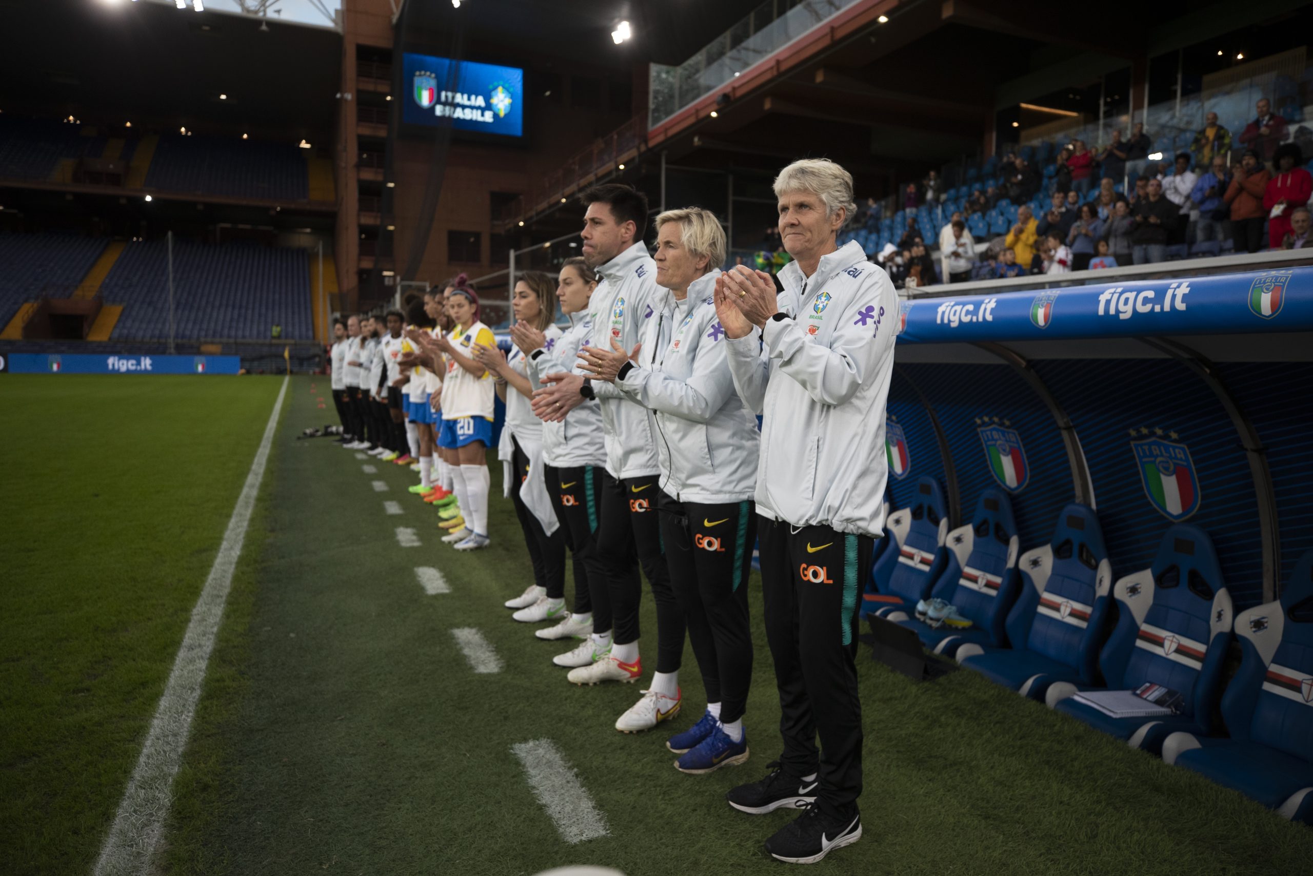 Pia celebra elogia partida e celebra décima vitória seguida da Seleção Feminina: 'você ganha confiança'