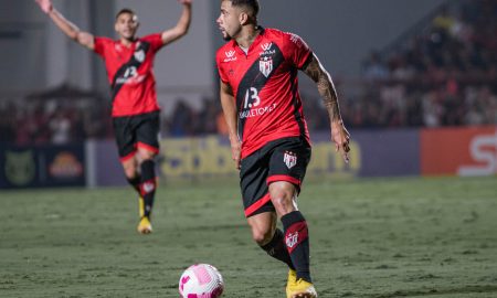 Atlético-GO enfrenta o Ceará em duelo de seis pontos