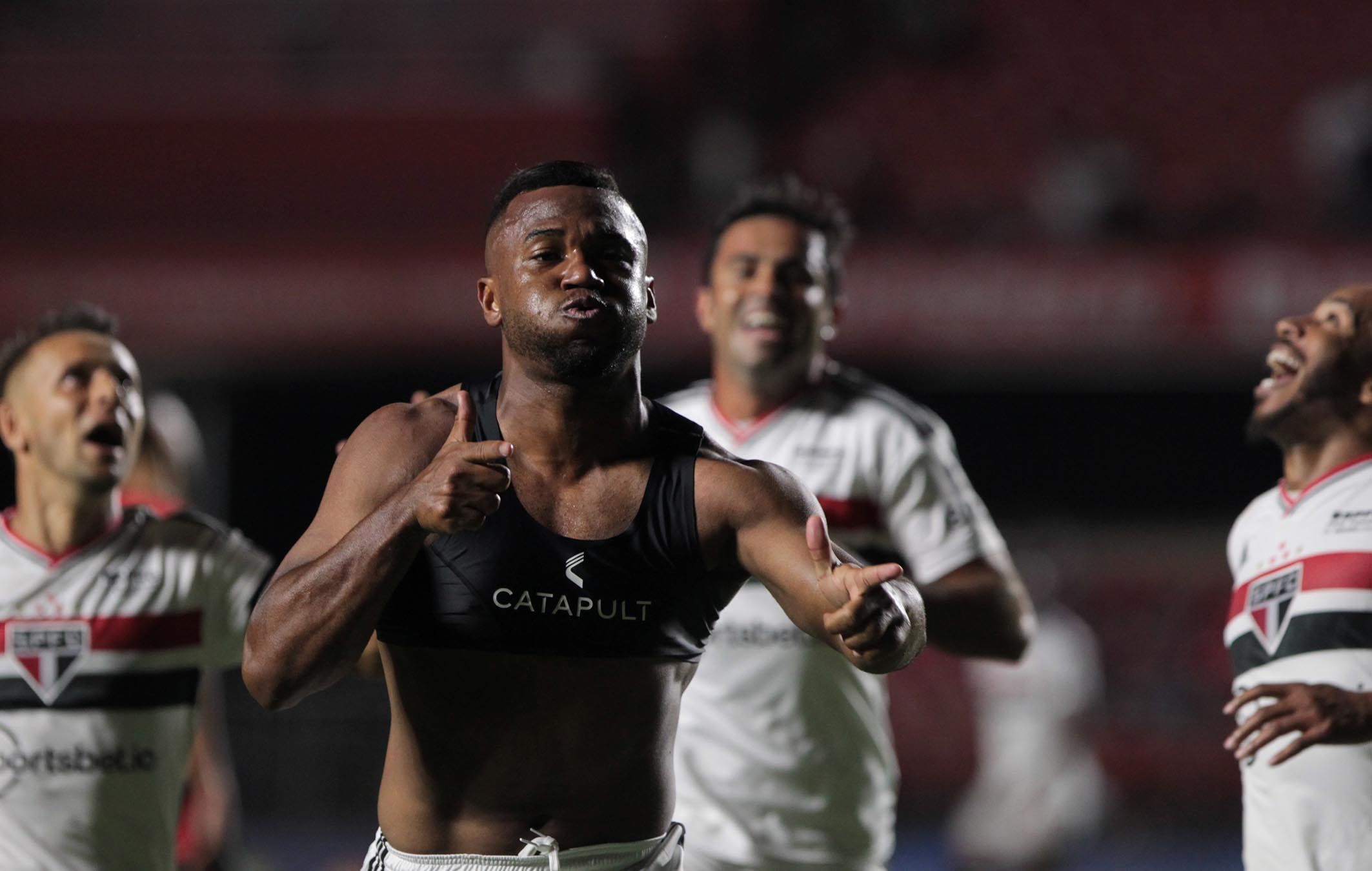 Luan volta a marcar gol pelo São Paulo após mais de um ano