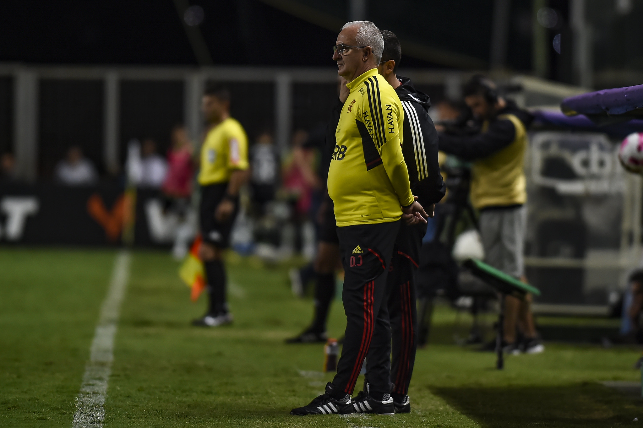 Dorival revela que planeja usar alguns titulares contra o Santos, último jogo antes da final da Libertadores