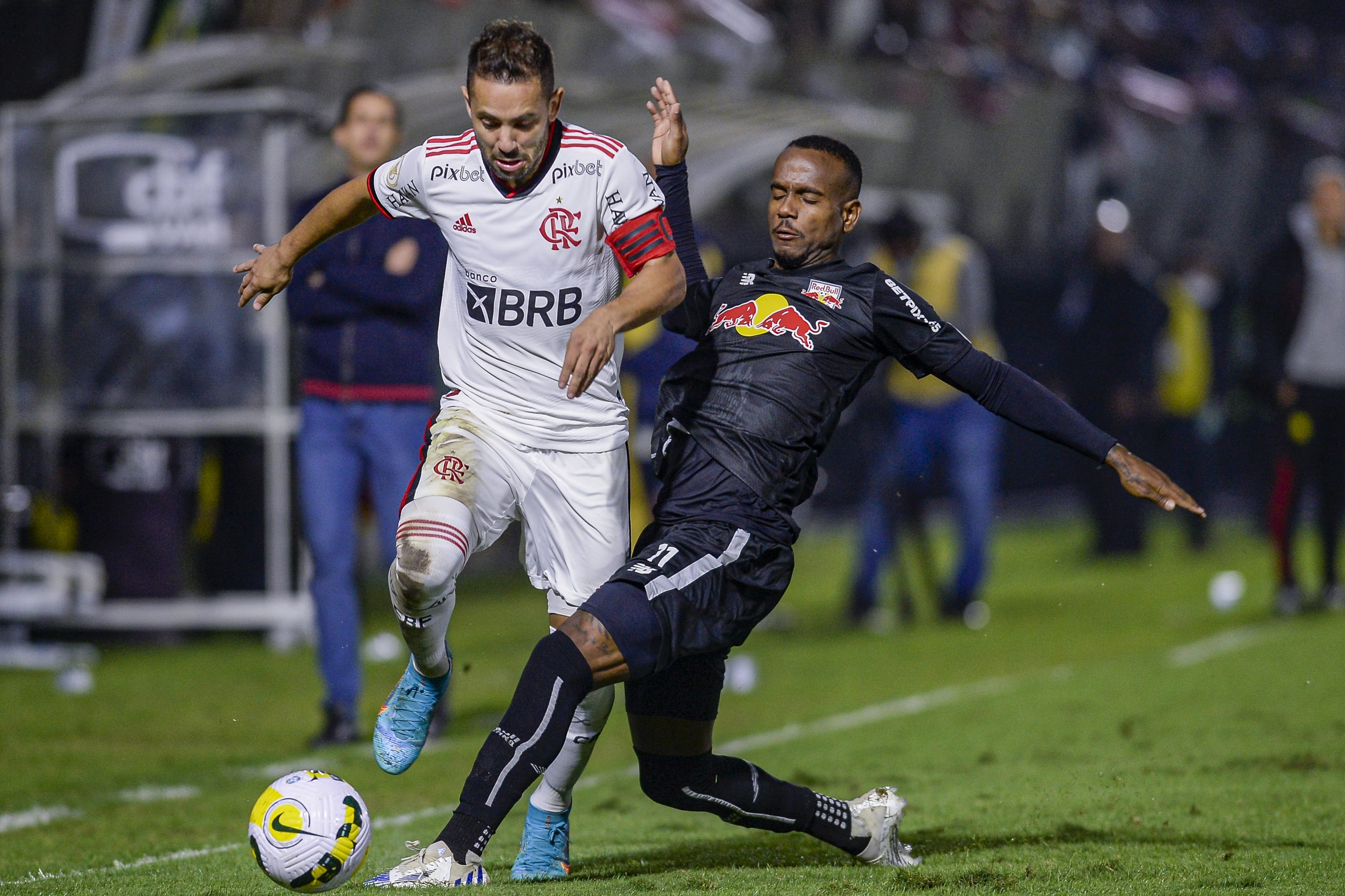 Flamengo encara o Red Bull Bragantino no primeiro desafio do decisivo mês de outubro