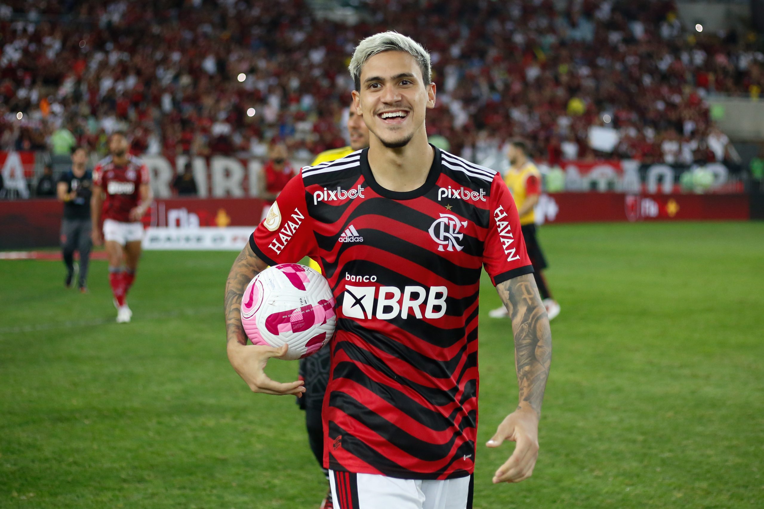 Em boa fase e de olho nas Copas, Pedro chega ao terceiro hat-trick pelo Flamengo 