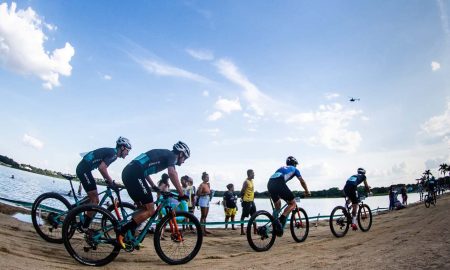 Ciclistas dão show de velocidade e ultrapassagem no Desafio Short Track 2022
