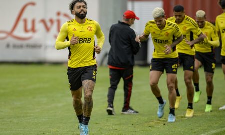 Flamengo divulga lista de relacionados para encarar o Internacional